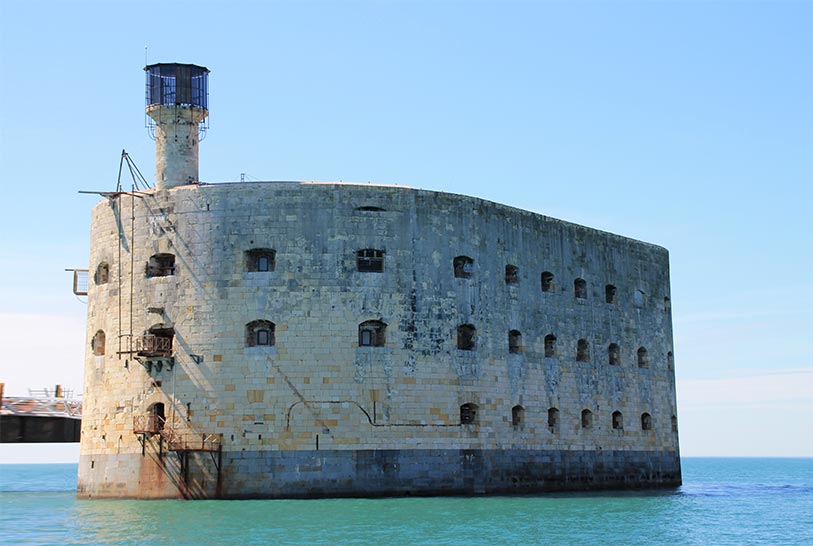 photo bateau de croisière  autour de fort boyard